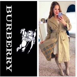 Vintage Burberry Trench Coat sz 10 L pre 1990’s, double breasted and belted.